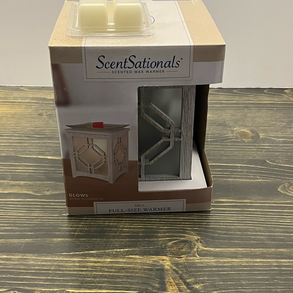 Scented wax melter